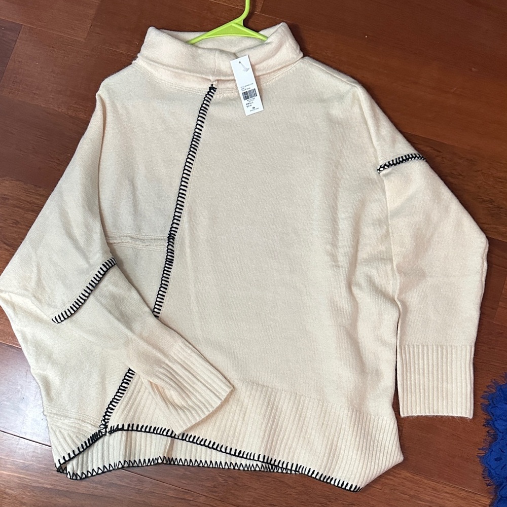 Buckle-Oversized Cream Sweater w/ Black Seams, size S, NWT